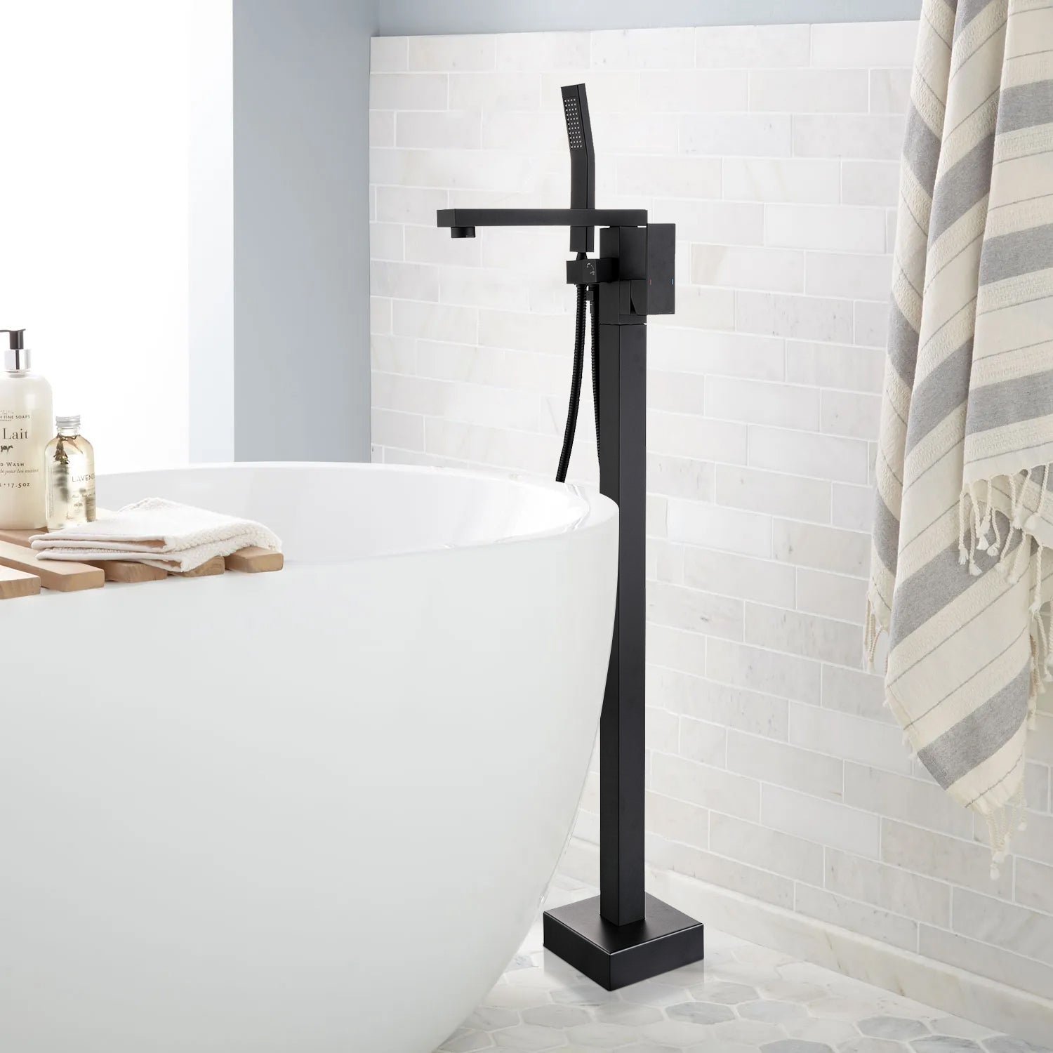 Floor Mount Free Standing Bathtub Faucet