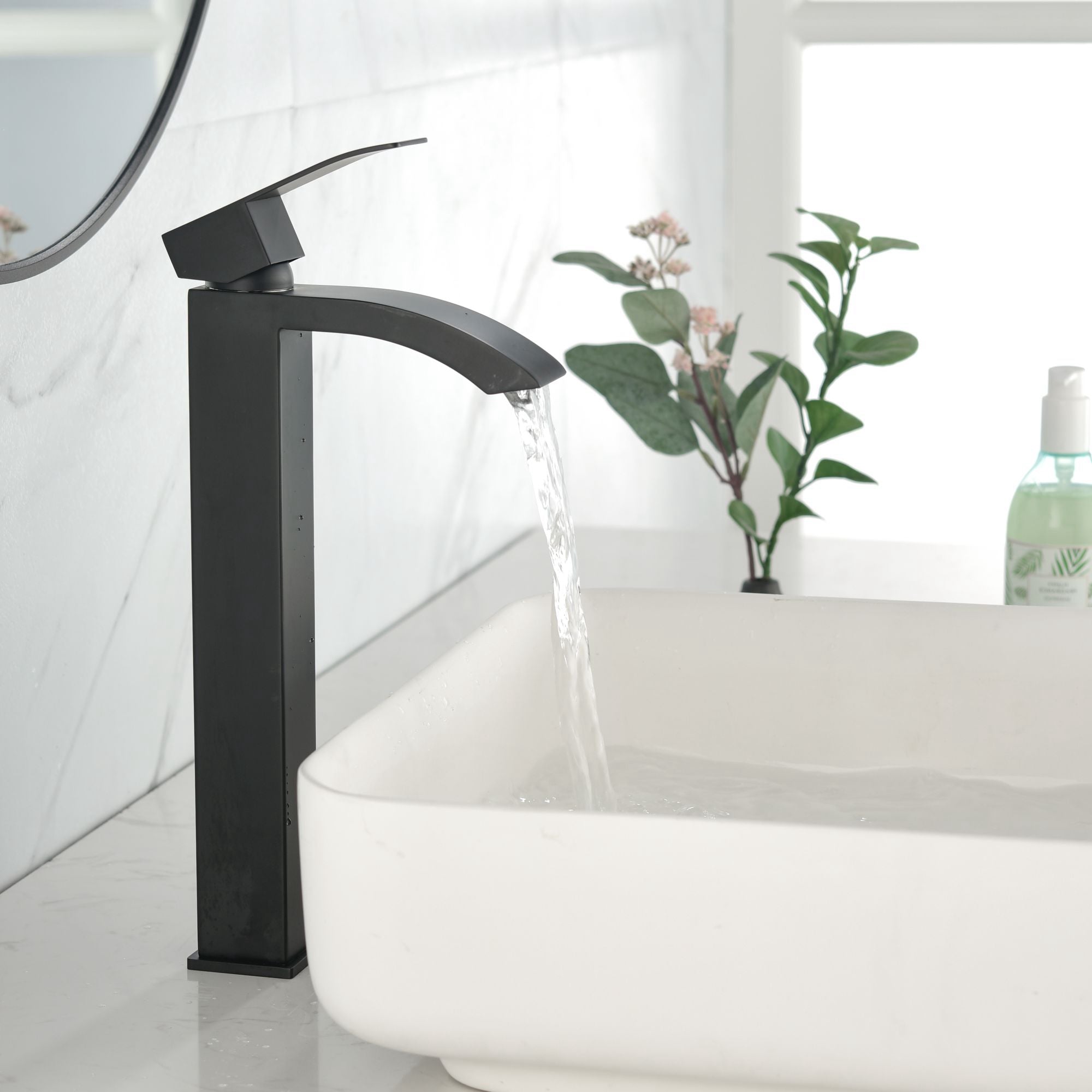 single-hole-bathroom-sink-faucet