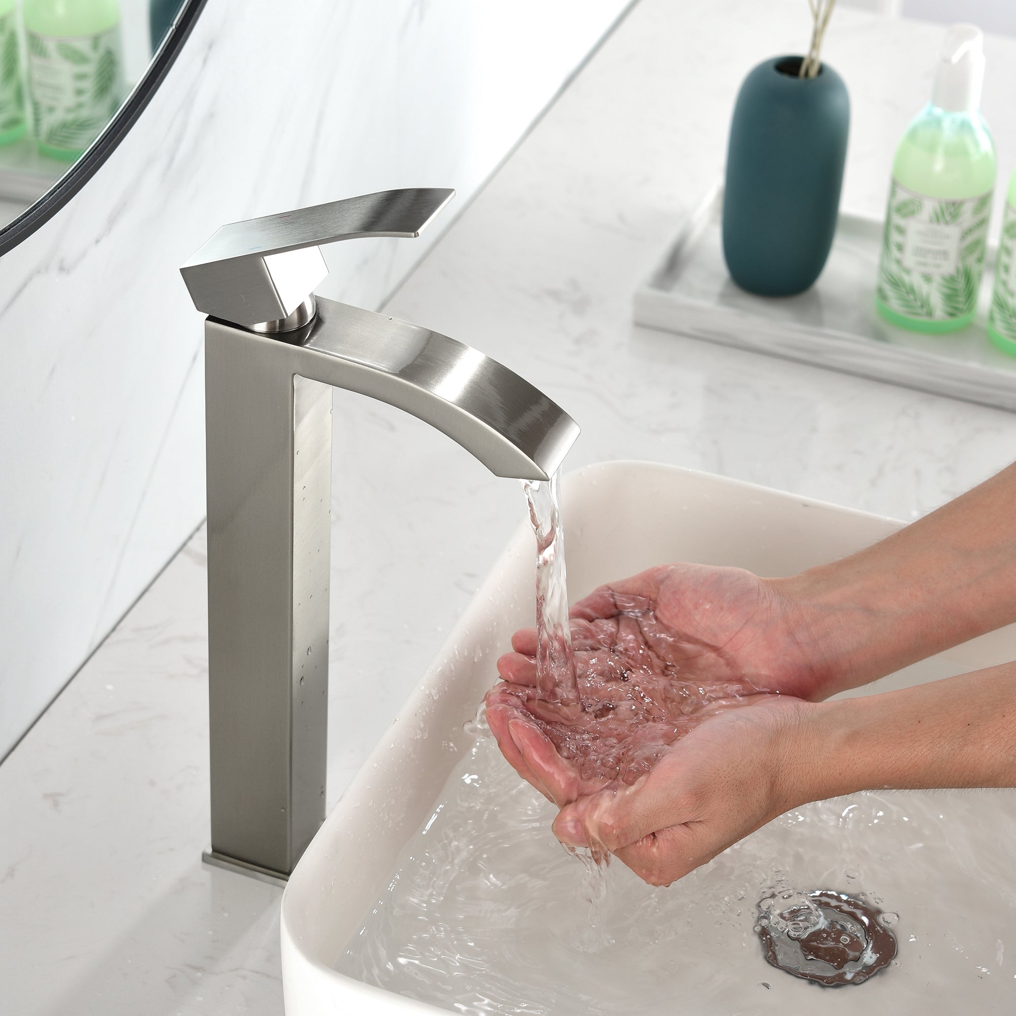 Single Handle Single Hole Bathroom Sink with Faucet