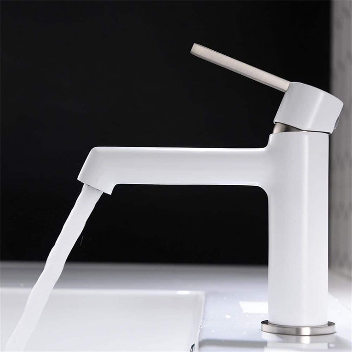 Single Handle Single Hole Bathroom Faucet with Spot Resistant