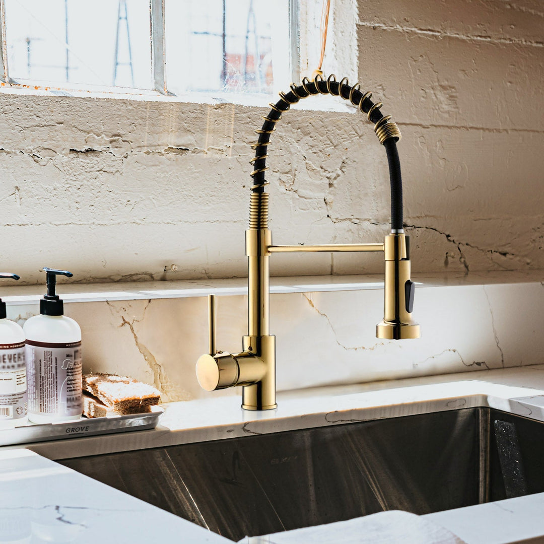 Single Handle Pull Down Sprayer Kitchen Faucet with 360° Rotation